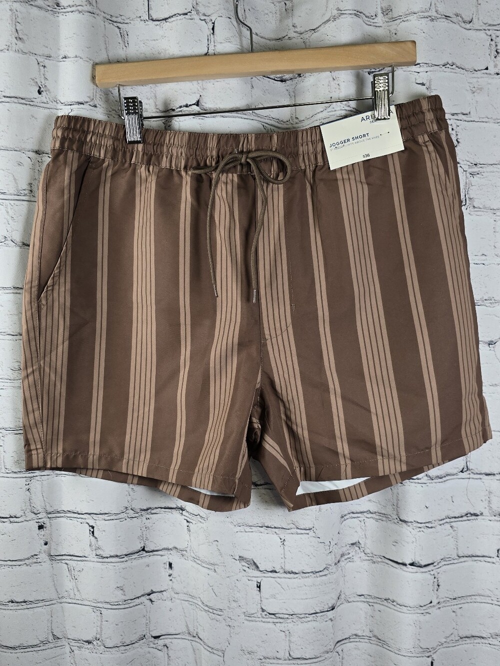 Arizona‎ Men's Brown Striped Shorts Size Large